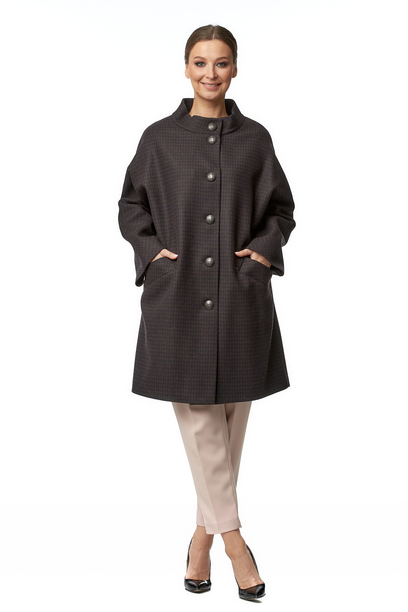 Женское пальто из текстиля с воротником МОСМЕХА коричневого цвета