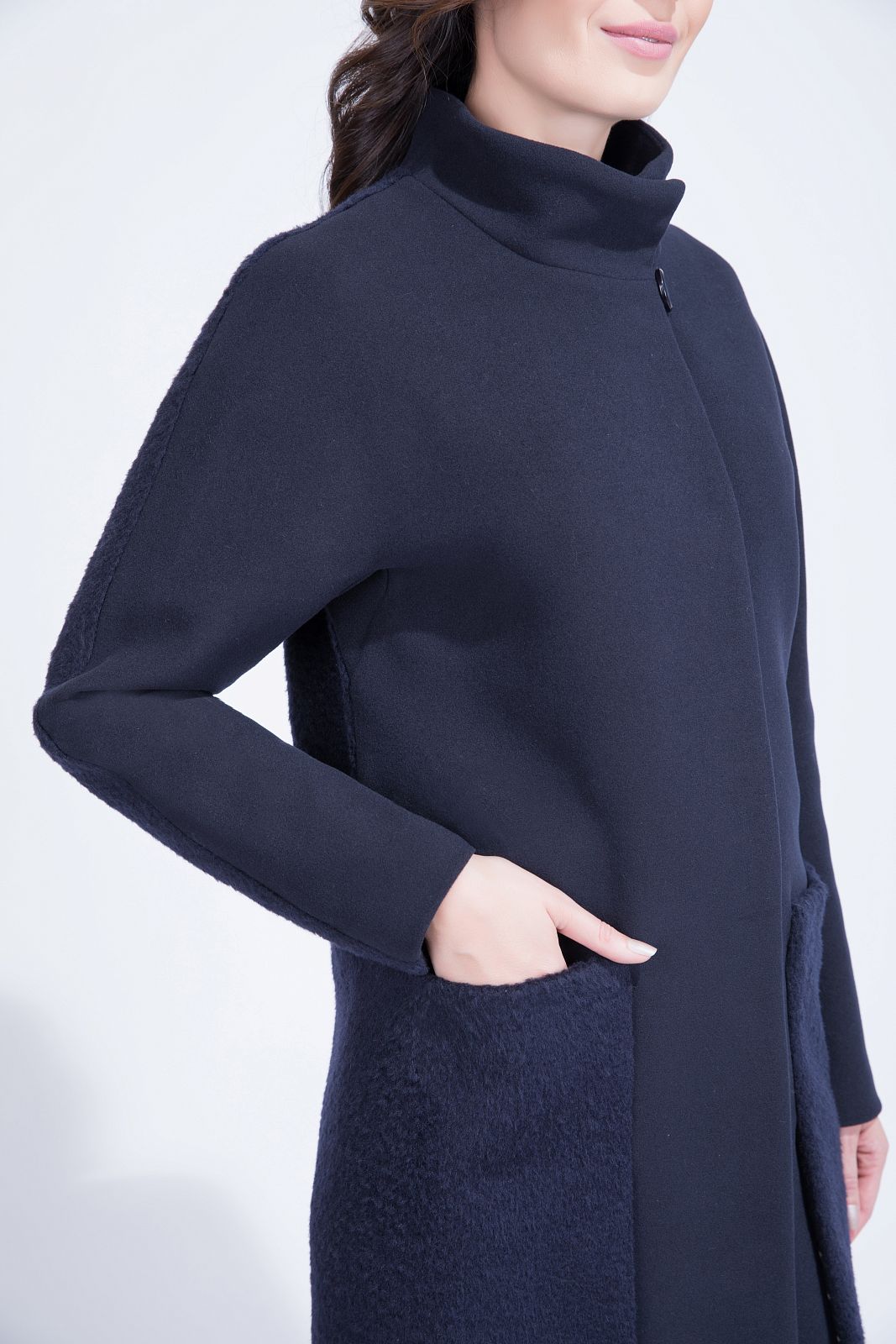 Женское пальто из текстиля с воротником, без отделки