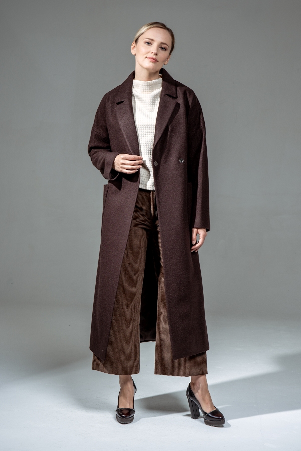 Женское пальто из текстиля с воротником